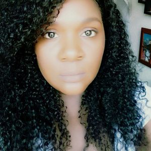 Meet your Posher, Valerie